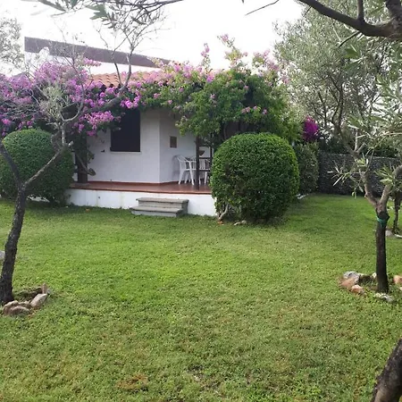 Villetta Bouganville San Teodoro  Exterior photo